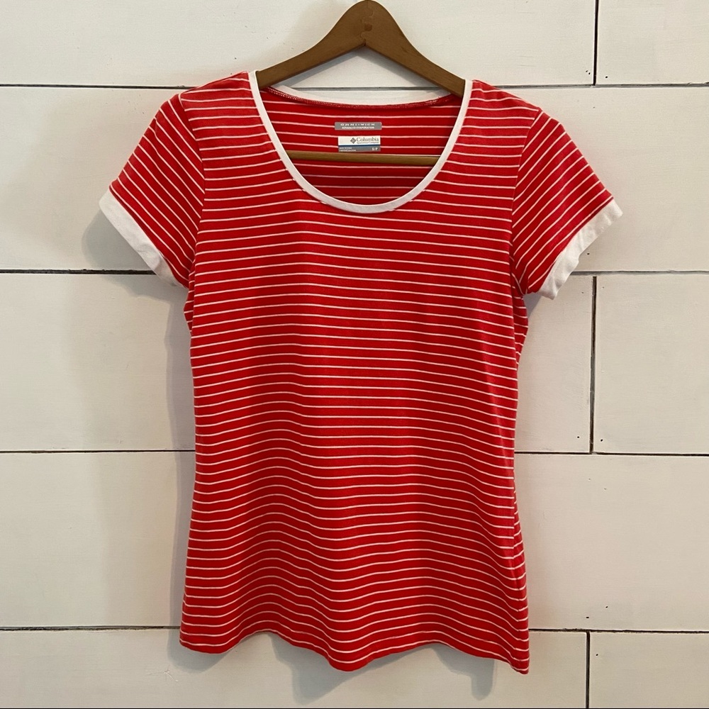 Columbia Omni-Wick PFG Striped Short Sleeve Top. Size Small.